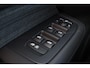 Volvo V60 B3 Essential Edition - Intellisafe Assist & Surround - Black Edition pack - Parkeersensoren v/a - Parkeercamera achter - Climate Control - Verwarmbare voorstoelen - Verwarmbaar stuurwiel - Verwarmbare achterbank - Trekhaak - Draadloze telefoonlader - 19' LMV