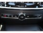 Volvo V60 B3 Essential Edition - Intellisafe Assist & Surround - Black Edition pack - Parkeersensoren v/a - Parkeercamera achter - Climate Control - Verwarmbare voorstoelen - Verwarmbaar stuurwiel - Verwarmbare achterbank - Trekhaak - Draadloze telefoonlader - 19' LMV