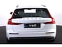 Volvo V60 B3 Essential Edition - Intellisafe Assist & Surround - Black Edition pack - Parkeersensoren v/a - Parkeercamera achter - Climate Control - Verwarmbare voorstoelen - Verwarmbaar stuurwiel - Verwarmbare achterbank - Trekhaak - Draadloze telefoonlader - 19' LMV
