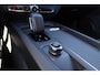 Volvo V60 B3 Essential Edition - Intellisafe Assist & Surround - Black Edition pack - Parkeersensoren v/a - Parkeercamera achter - Climate Control - Verwarmbare voorstoelen - Verwarmbaar stuurwiel - Verwarmbare achterbank - Trekhaak - Draadloze telefoonlader - 19' LMV