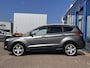 Ford Kuga 1.6 Titanium 150PK Afn. Trekhaak Panodak Camera Cruise Navi Parkeersensoren Elek. Achterklep Privacy Glass 19'' Velgen All Season banden *2000KG Trekgewicht*