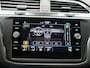 Volkswagen Tiguan 1.4 TSI eHybrid Life Business Automaat - Navigatie - IQ Light - ACC - Camera - Achterklep elektrisch - Side Assist