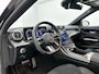 Mercedes-Benz C-klasse 200 AMG Sportpakket | Parkeerpakket met Camera | Alarm | Sfeerverlichting | Stoelverwarming | Car Play | LED | Inclusief 24 maanden Mercedes-Benz Certified garantie voor Europa.