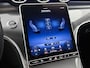 Mercedes-Benz C-klasse 200 AMG Sportpakket | Parkeerpakket met Camera | Alarm | Sfeerverlichting | Stoelverwarming | Car Play | LED | Inclusief 24 maanden Mercedes-Benz Certified garantie voor Europa.