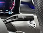 Mercedes-Benz C-klasse 200 AMG Sportpakket | Parkeerpakket met Camera | Alarm | Sfeerverlichting | Stoelverwarming | Car Play | LED | Inclusief 24 maanden Mercedes-Benz Certified garantie voor Europa.