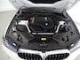 BMW 5-Serie Touring 520e High Executive-Comfortstoelen- Harman Kardon - Comfort/ Massage-HUD-Panorama-Trekhaak-Comfort access, digitaal dashboard HUD, Carplay, comfort stoelen