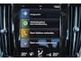 Volvo S90 T4 Business Luxury Plus - Schuif/kanteldak - IntelliSafe Assist & Surround - Parkeercamera achter - Verwarmde voorstoelen, stuur & achterbank - Parkeersensoren voor & achter - Elektr. bedienb. voorstoelen met geheugen - Head up display - Standkachel - 18' LMV