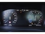 Volvo S90 T4 Business Luxury Plus - Schuif/kanteldak - IntelliSafe Assist & Surround - Parkeercamera achter - Verwarmde voorstoelen, stuur & achterbank - Parkeersensoren voor & achter - Elektr. bedienb. voorstoelen met geheugen - Head up display - Standkachel - 18' LMV