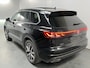 Volkswagen Touareg 3.0 TSi eHybrid 4MOTION Elegance / AUTOMAAT/ 381PK/ PANO/ TREKHAAK/ ACC/ MEMORY SEAT/ MASSAGE/ STOELVERWARM.+KOELING/ DODEHOEK/ PARK.SENSOR.V+A/ 360 CAMERA/ APP-CONNECT/ ELEK.ACHTERKLEP/ HEAD-UP/ KEYLESS/ 20'' LMV