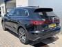 Volkswagen Touareg 3.0 TSi eHybrid 4MOTION Elegance / AUTOMAAT/ 381PK/ PANO/ TREKHAAK/ ACC/ MEMORY SEAT/ MASSAGE/ STOELVERWARM.+KOELING/ DODEHOEK/ PARK.SENSOR.V+A/ 360 CAMERA/ APP-CONNECT/ ELEK.ACHTERKLEP/ HEAD-UP/ KEYLESS/ 20'' LMV