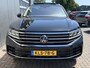 Volkswagen Touareg 3.0 TSi eHybrid 4MOTION Elegance / AUTOMAAT/ 381PK/ PANO/ TREKHAAK/ ACC/ MEMORY SEAT/ MASSAGE/ STOELVERWARM.+KOELING/ DODEHOEK/ PARK.SENSOR.V+A/ 360 CAMERA/ APP-CONNECT/ ELEK.ACHTERKLEP/ HEAD-UP/ KEYLESS/ 20'' LMV