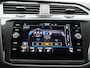 Volkswagen Tiguan 1.4 TSI eHybrid R-Line Business+ Automaat - Panoramisch schuif- kanteldak - Trekhaak - Navigatie - Leer - Side Assist - Stoelverstelling elektrisch