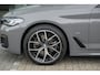 BMW 5-Serie 520i 184pk M-sport Schuifdak *BTW* Comfortstoelen Individual Sfeerverlichting NLauto 1e Eigenaar