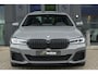 BMW 5-Serie 520i 184pk M-sport Schuifdak *BTW* Comfortstoelen Individual Sfeerverlichting NLauto 1e Eigenaar