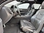 Volvo V60 2.0 T6 AWD Recharge R-Design | Bowers & Wilkins Audio | Schuif-/Kanteldak| Nappaleder | Stoelventilatie | 360 Camera | Lichtmetalen Velgen 19 inch | Keyless Entry | Elektrisch Verstelbare Voorstoelen | Elektrische Achterklep | Navigatie