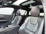 Volvo V60 2.0 T6 AWD Recharge R-Design | Bowers & Wilkins Audio | Schuif-/Kanteldak| Nappaleder | Stoelventilatie | 360 Camera | Lichtmetalen Velgen 19 inch | Keyless Entry | Elektrisch Verstelbare Voorstoelen | Elektrische Achterklep | Navigatie