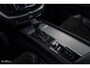 Volvo XC60 2.0 T5 R-Design | Adaptieve cruise | Zwenkbare trekhaak | Panoramadak | Blis |