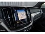 Volvo XC60 2.0 T5 R-Design | Adaptieve cruise | Zwenkbare trekhaak | Panoramadak | Blis |