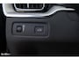 Volvo XC60 2.0 T5 R-Design | Adaptieve cruise | Zwenkbare trekhaak | Panoramadak | Blis |