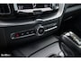 Volvo XC60 2.0 T5 R-Design | Adaptieve cruise | Zwenkbare trekhaak | Panoramadak | Blis |