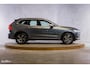 Volvo XC60 2.0 T5 R-Design | Adaptieve cruise | Zwenkbare trekhaak | Panoramadak | Blis |