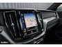 Volvo XC60 2.0 T5 R-Design | Adaptieve cruise | Zwenkbare trekhaak | Panoramadak | Blis |