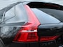Volvo XC60 2.0 T8 Plug-in hybrid AWD Ultra Black Edition Automaat / Luchtvering / Bowers & Wilkins audio / Gelaagde zijruiten / 360* camera / Massage voorstoelen / Trekhaak / Privacy Glass