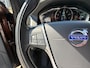 Volvo XC60 2.0 T5 FWD R-Design / Automaat / Open-Panodak / 245 PK / Half-Leder Half-Alcantara / Cruise-Control / Stoelverwarming / Climate-Control / Armsteun V+A / Radio-Bluetooth / Navi / 18'' LMV / ENZ.