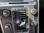 Volvo XC60 2.0 T5 FWD R-Design / Automaat / Open-Panodak / 245 PK / Half-Leder Half-Alcantara / Cruise-Control / Stoelverwarming / Climate-Control / Armsteun V+A / Radio-Bluetooth / Navi / 18'' LMV / ENZ.