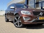 Volvo XC60 2.0 T5 FWD R-Design / Automaat / Open-Panodak / 245 PK / Half-Leder Half-Alcantara / Cruise-Control / Stoelverwarming / Climate-Control / Armsteun V+A / Radio-Bluetooth / Navi / 18'' LMV / ENZ.