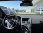 Volvo XC60 2.0 T5 FWD R-Design / Automaat / Open-Panodak / 245 PK / Half-Leder Half-Alcantara / Cruise-Control / Stoelverwarming / Climate-Control / Armsteun V+A / Radio-Bluetooth / Navi / 18'' LMV / ENZ.