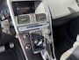 Volvo XC60 2.0 T5 FWD R-Design / Automaat / Open-Panodak / 245 PK / Half-Leder Half-Alcantara / Cruise-Control / Stoelverwarming / Climate-Control / Armsteun V+A / Radio-Bluetooth / Navi / 18'' LMV / ENZ.