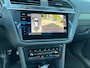 Volkswagen Tiguan 1.4 TSI 3x R-Line Business+ Pano | IQ-Lights | 360camera | Trekhaak | Head up | Sfeer! Vol opties