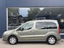 Citroën Berlingo 1.6i 120 PK Multispace | Unieke 1e Eigenaarsauto met 92.000 KM | Volledig Onderhouden | Nette Staat | Ruime Hoogzitter MPV | Climate Control | Trekhaak 1300 KG | Cruise Control | Parkeersensoren | Lichtmetalen Velgen | 2x Zijschuifdeur | Mistlampen | Achterruit apart te openenen | Automatische Verlichting | Elektrisch Pakket |