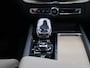 Volvo XC60 T6 350PK Plug-in hybrid AWD Plus Dark / Panoramisch Dak / Head-Up / 360gr Camera / Stuur+Stoel+Achterbank Verwarming / 20" / Elekt. Verstelbare Stoelen /  Alarm / Extra Getint Glas /