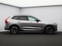 Volvo XC60 T6 350PK Plug-in hybrid AWD Plus Dark / Panoramisch Dak / Head-Up / 360gr Camera / Stuur+Stoel+Achterbank Verwarming / 20" / Elekt. Verstelbare Stoelen /  Alarm / Extra Getint Glas /