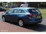 Opel Astra Sports Tourer 1.4 Online Edition, 150 PK, Trekhaak afneembaar, Pdc voor + achter, Cruise, Navi via App connect, Clima, 16 inche Lmv.