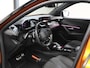 Peugeot 2008 130pk GT | 1ste eigenaar | AppleCarPlay/AndroidAuto | Schuifkanteldak | Stuur/VoorruitVerwarming | Camera | Keyless | AUTOMAAT | Adaptive Cruise Control | Sfeerverlichting | Isofix | Privacy Glass | Two-Tone |