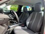 Peugeot 2008 1.2 PureTech Blue Lease Allure Airco | All-season Banden | Camera | Cruise Control | DAB | LED | LMV 17" | Navi | PDC V&A |