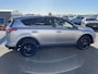 Toyota RAV4 2.5 Hybrid Black Edition Parkeersensoren v&a, achteruitrij camera, elektr. achterklep, keyless, adaptieve cruise control, automaat!