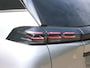 Peugeot 2008 Hybrid 145 Allure | Navigatie | Camera Voor & Achter | Adaptieve Cruise Control | 17"LMV | Dodehoekdetectie | CarPlay / AndroidAuto