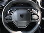 Peugeot 2008 Hybrid 145 Allure | Navigatie | Camera Voor & Achter | Adaptieve Cruise Control | 17"LMV | Dodehoekdetectie | CarPlay / AndroidAuto