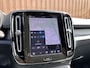 Volvo XC40 Recharge Plus 70 kWh | Achteruitrijcamera | Lederen Bekleding | Stoel-Stuurverwarming | Apple Carplay | ACC | Keyless | Parkeersensoren |