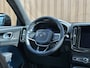 Volvo XC40 Recharge Plus 70 kWh | Achteruitrijcamera | Lederen Bekleding | Stoel-Stuurverwarming | Apple Carplay | ACC | Keyless | Parkeersensoren |