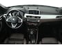BMW X1 SDrive20i Orange Edition II (PANORAMADAK, STOELVERWARMING, CRUISE CONTROL, HUD-DISPLAY, DEALER ONDERHOUDEN)