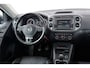 Volkswagen Tiguan 1.4 TSI R-Line Edition (PANORAMADAK, TREKHAAK, STOELVERWARMING, ELEKTR STOELEN, NAVIGATIE, SENSOREN)