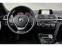 BMW 3-Serie 318i Edition Luxury Line | Stoelverwarming | Lederen bekleding | Schuifdak | LED