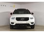 Volvo XC40 T5 262PK Automaat Recharge R-Design / Adaptive cruise control / Leren bekleding / Elektrische stoelen met geheugen / Elektrisch glazen schuif-kanteldak / Harman Kardon / Stoel- en stuurverwarming / Elektrische achterklep / Trekhaak / 21" velgen / Achteruitrijcamera