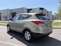 Hyundai ix35 2.0-16V Dynamic Automaat 165 PK. Prachtige en als nieuw rijdende auto !!! Onverwoestbare en zeer betrouwbare auto !!