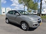 Hyundai ix35 2.0-16V Dynamic Automaat 165 PK. Prachtige en als nieuw rijdende auto !!! Onverwoestbare en zeer betrouwbare auto !!